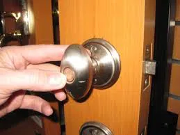 Locksmith Master Store Boston, MA 617-294-6211 - door-unlock